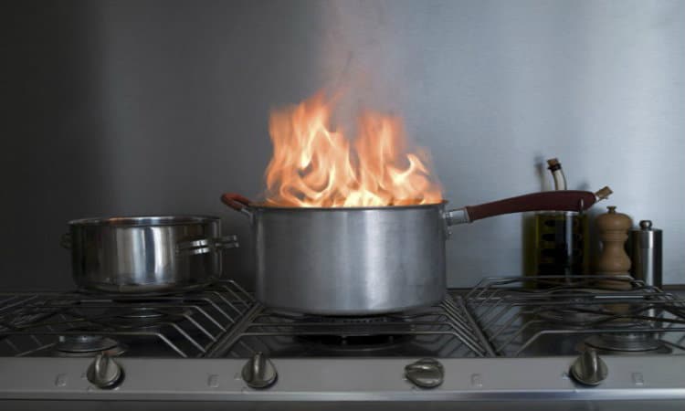 How To Deal With A Grease Fire In The Kitchen